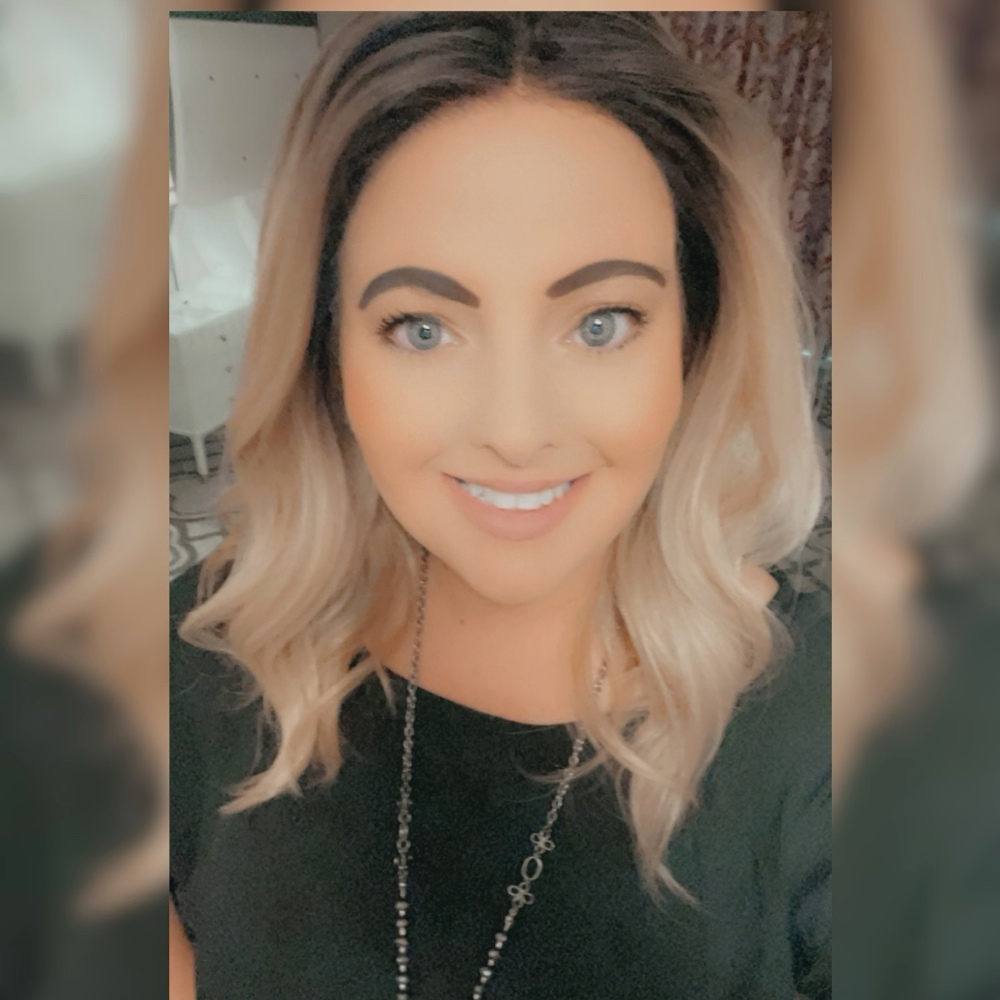 Meet your Posher, Monica